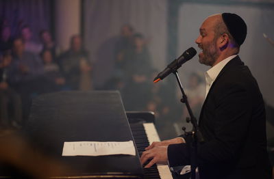 צפו: יונתן רזאל בטוויסט מדליק לט"ו בשבט