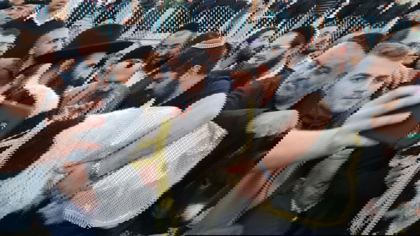 כשהחמור "ענה" לקדיש של המקובל הגר"ד קוק • צפו