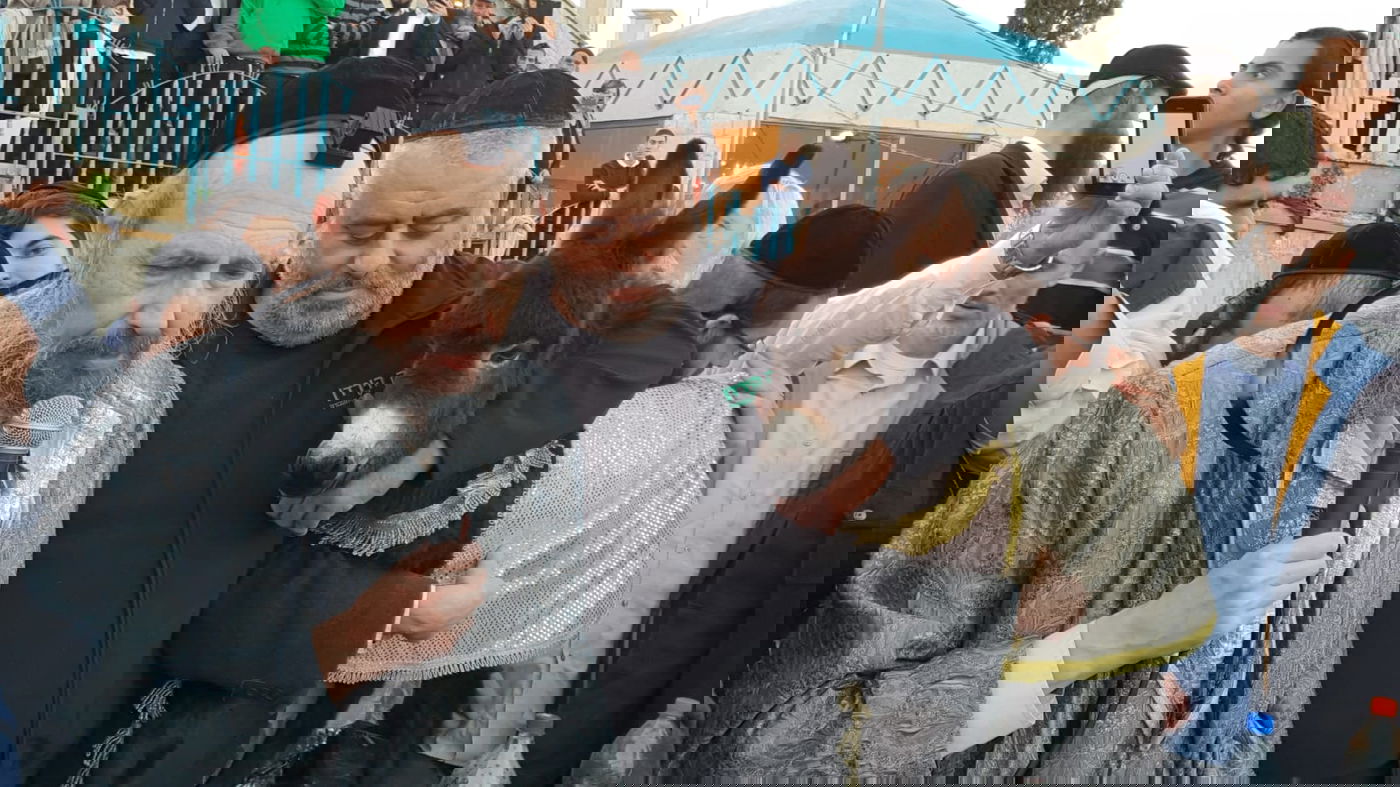 כשהחמור "ענה" לקדיש של המקובל הגר"ד קוק • צפו