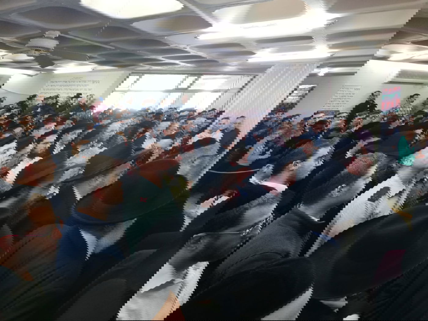 תיעוד דומע: מאות בהלווית יצחק הולצברג ז"ל