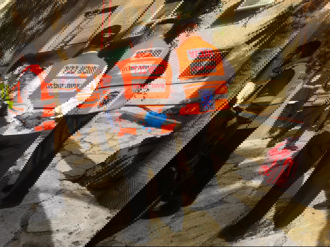 אש פרצה בבניין דיור מוגן; 20 לכודים חולצו