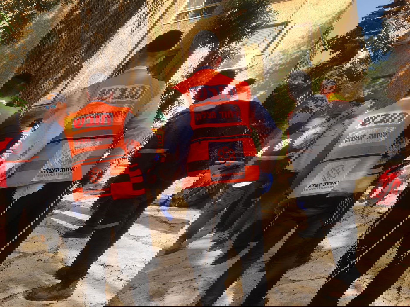 אש פרצה בבניין דיור מוגן; 20 לכודים חולצו