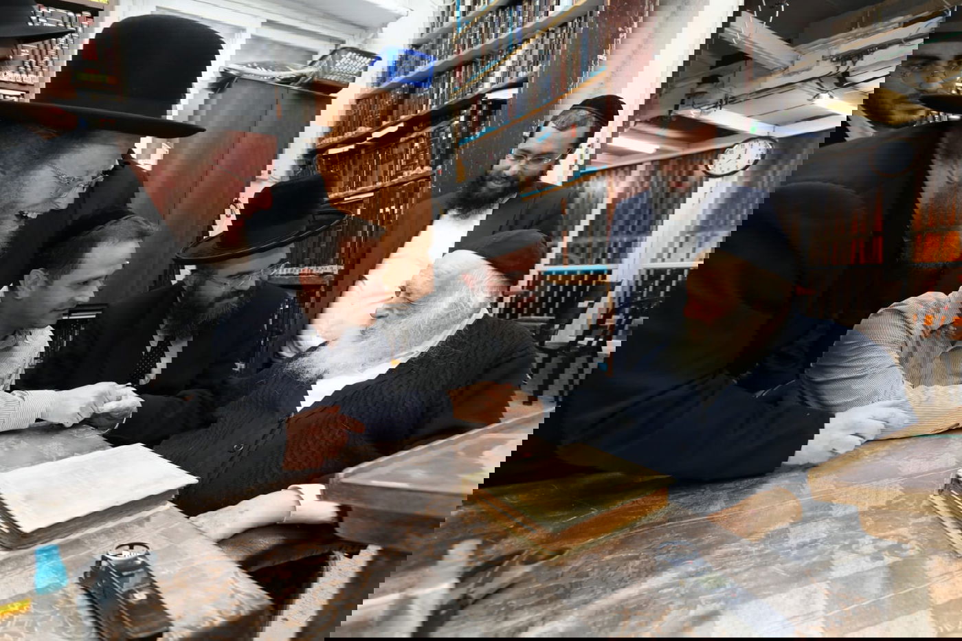 כשראש העיר החילוני התחייב ללמוד בישיבה