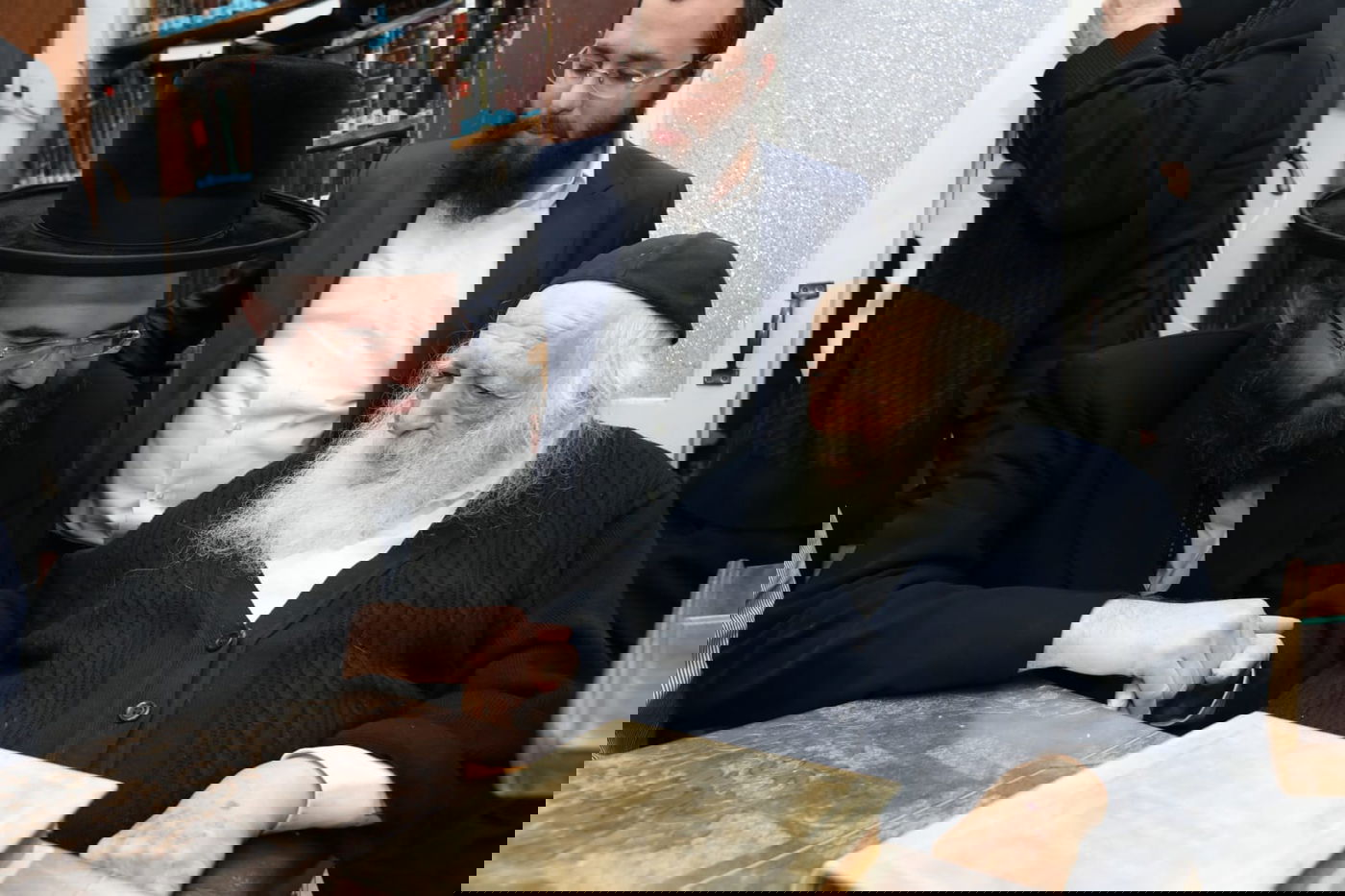 כשראש העיר החילוני התחייב ללמוד בישיבה