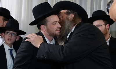 דויטש עם רבו הרב מילצקי