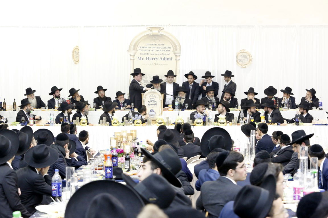 בישיבת 'באר יצחק' חגגו חנוכת הבית • צפו