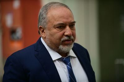 הרב זר תקף: בורא עולם ירסק את ליברמן, החיית טרף הזה