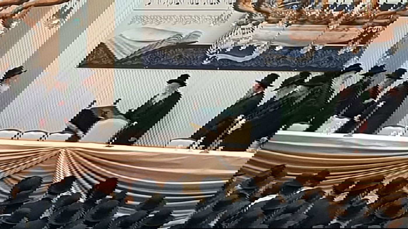 באורח נדיר: האדמו"ר מגור דיבר בפני הציבור • צפו