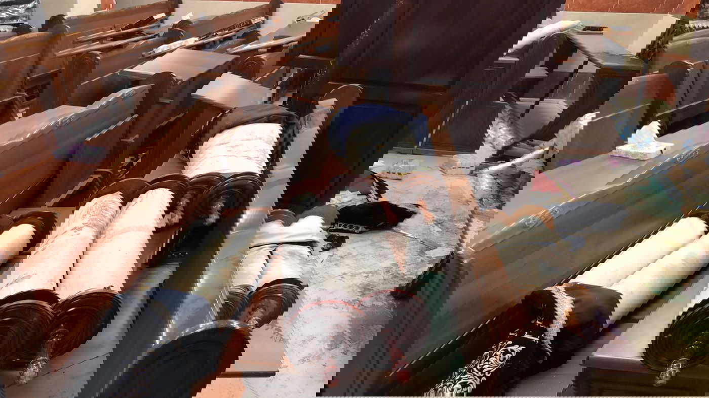 אנטישמיות בי-ם: השליכו את ספרי התורה ושפכו חומצה