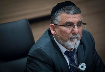 שר הדתות יצחק וקנין