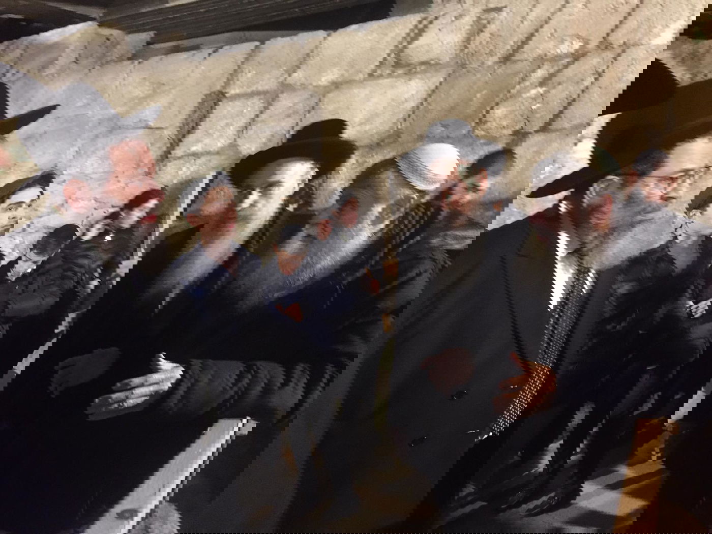 הגאון רבי יעקב בנדר בביקור בישראל • צפו