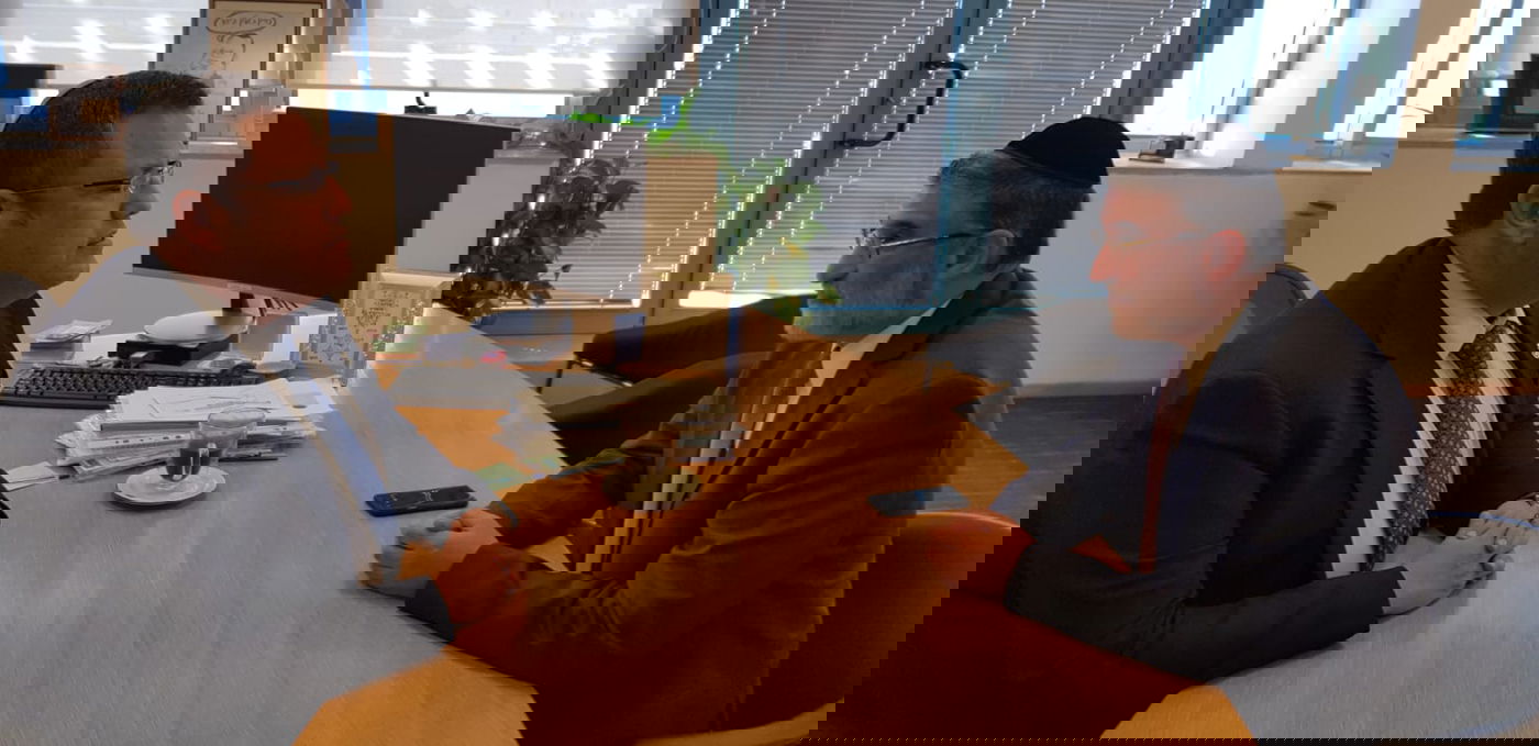 פגישתם של כהן וליאון