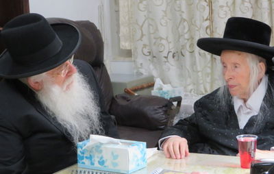 זקן האדמו"רים חרג ממנהגו: בזכות האחדות ננצח