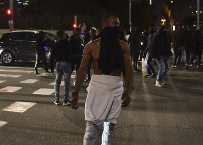 צפו בעימות: השחתת רכוש ושוטרים פצועים