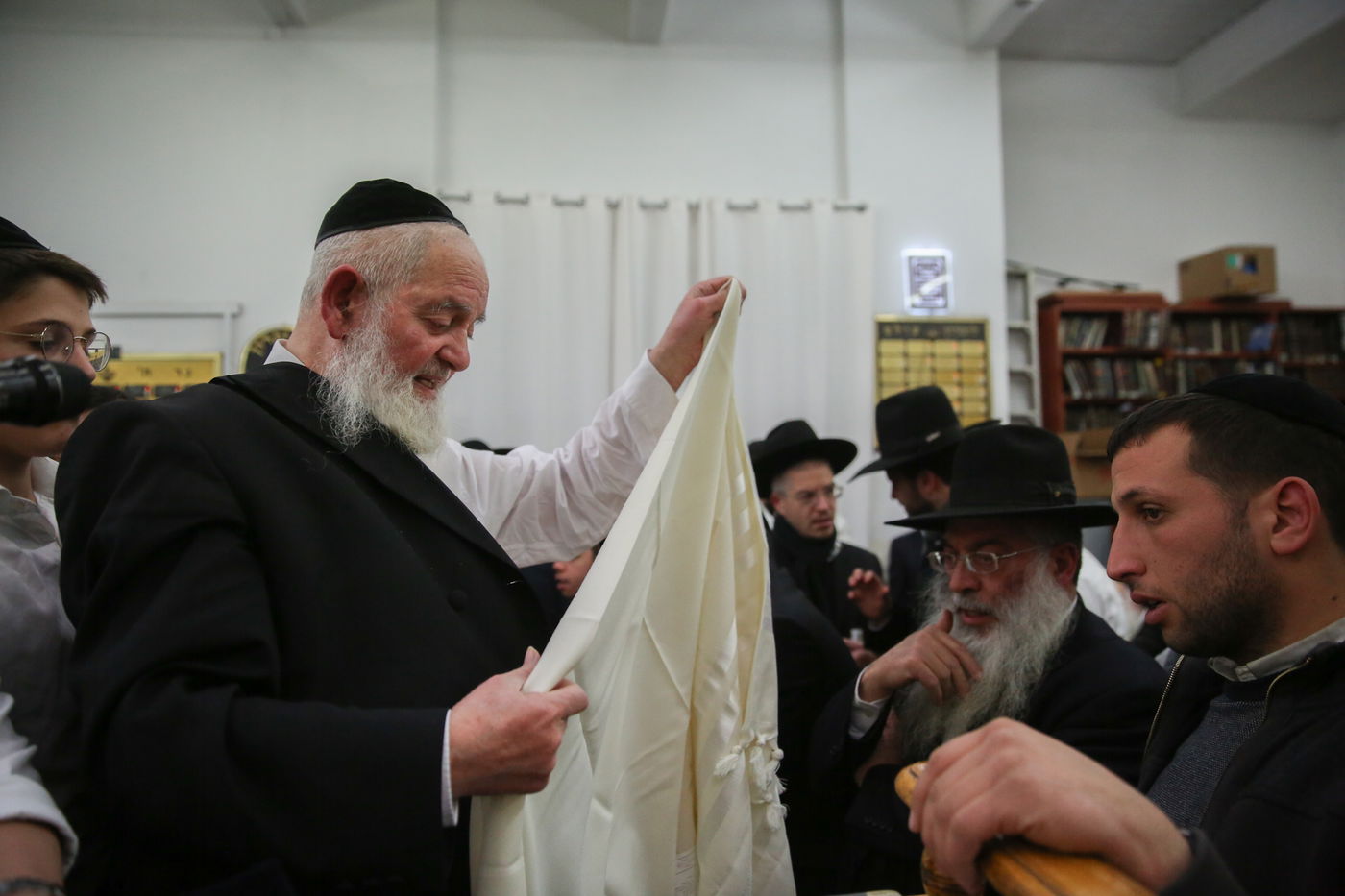 צפו: תיקון שובבי"ם עם הראשון לציון והגר"י כהן