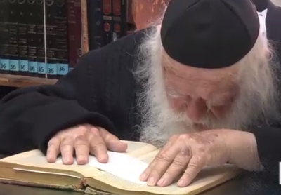 "נפשו, נפשו חמדה"; צפו בשיר על שר התורה