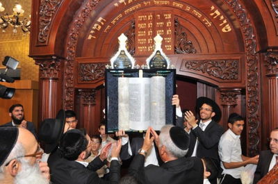 4 דקות עם הרב אהרן לוי: האם ה"סתירות" שבתורה מערערות על אמיתותה?