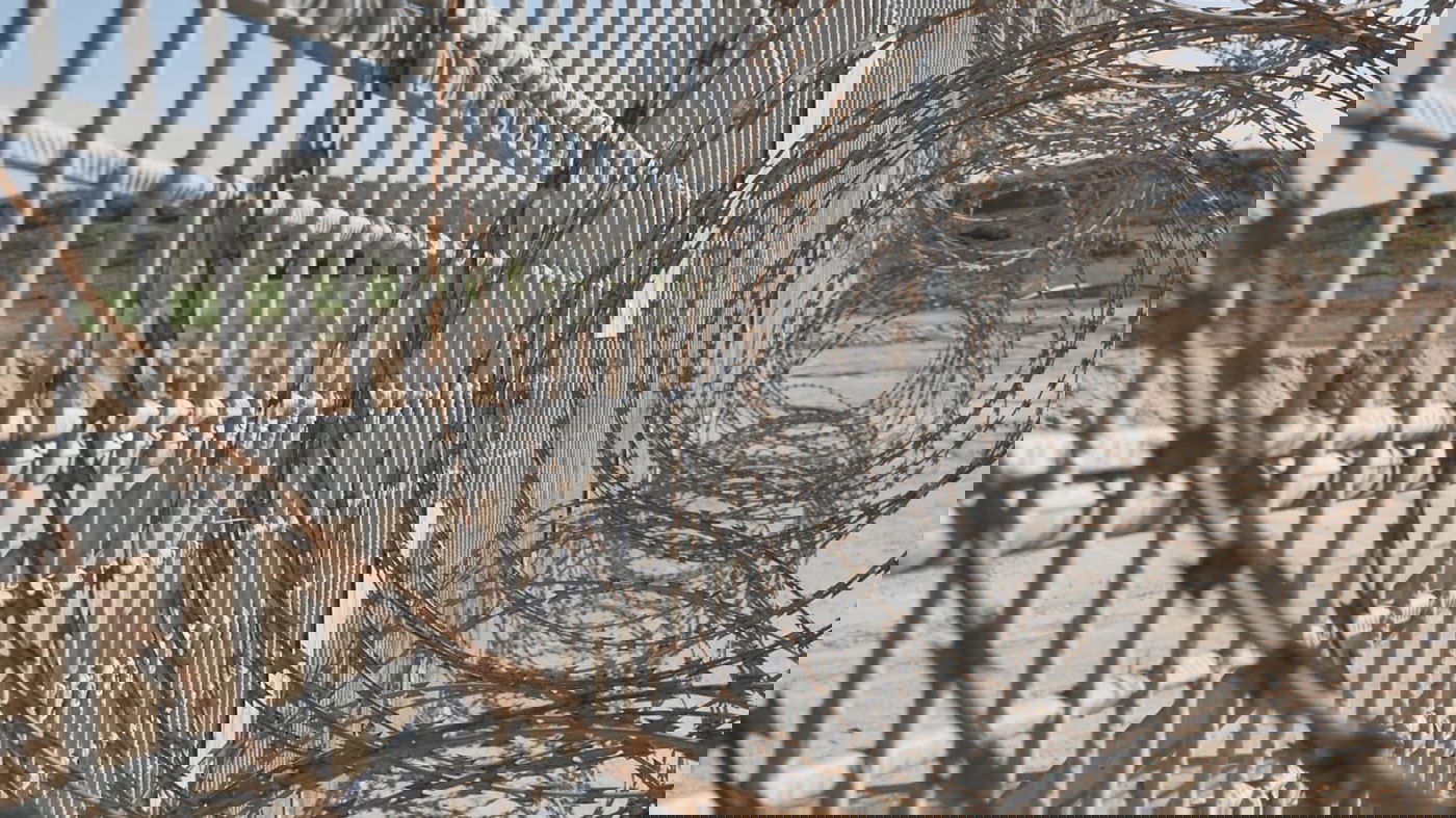 6 מטר גובה; כך נראה המכשול העילי ברצועה