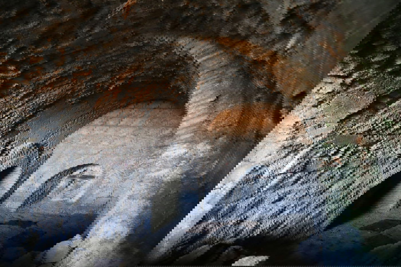 בית הכנסת העתיק ישופץ - בגלל חילול בית הכנסת • תיעוד