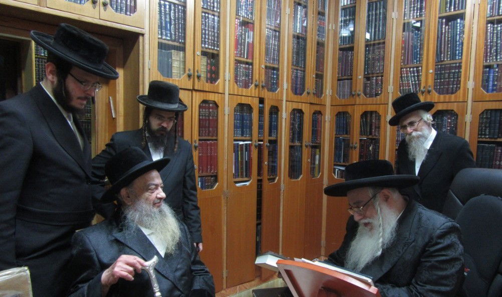 המקובל זצ"ל אצל האדמו"ר מצאנז, לפני כחצי שנה