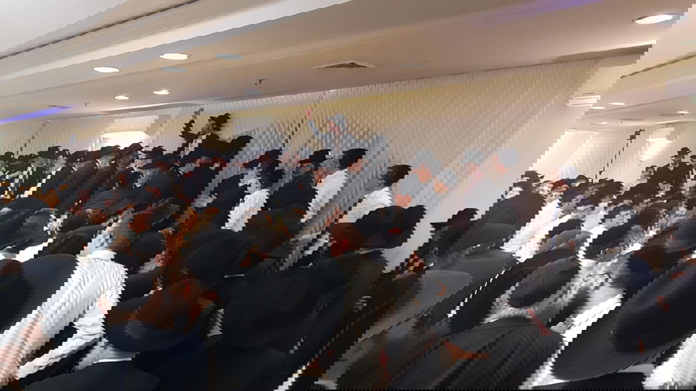 תיעוד: חתונת נכדת ראש ישיבת 'תפרח' הגר"א פילץ