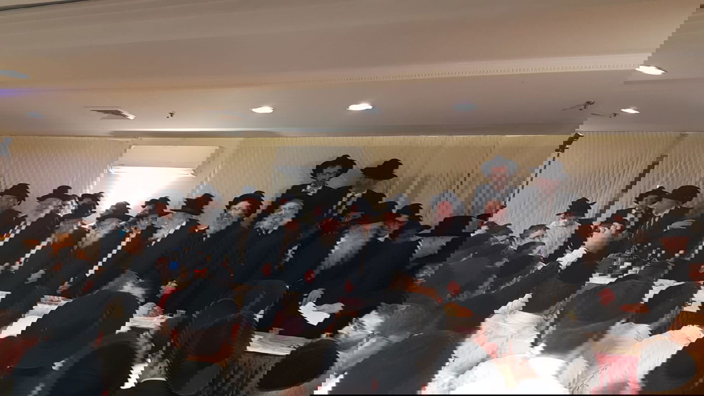 תיעוד: חתונת נכדת ראש ישיבת 'תפרח' הגר"א פילץ