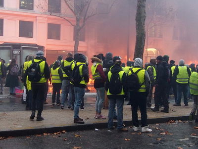 'האפודים הצהובים' בפעולה