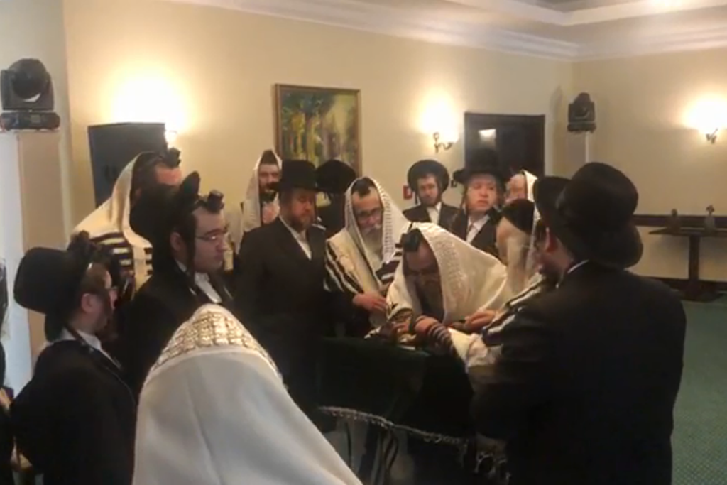 תיעוד: הביקור המפתיע של האדמו"ר מסאטמר ברומניה