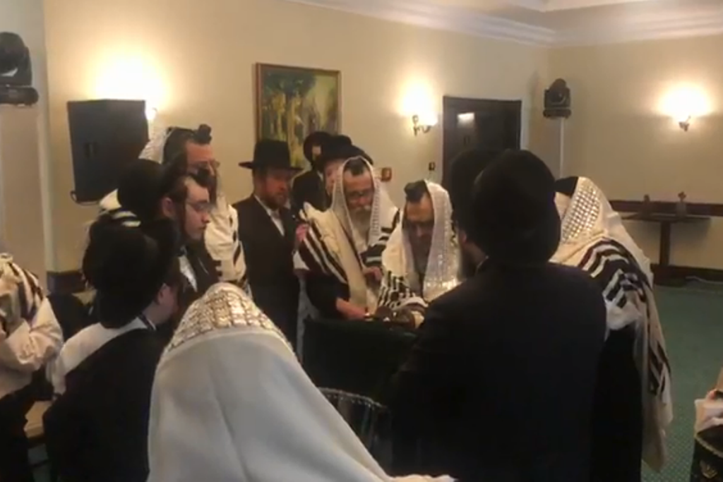 תיעוד: הביקור המפתיע של האדמו"ר מסאטמר ברומניה