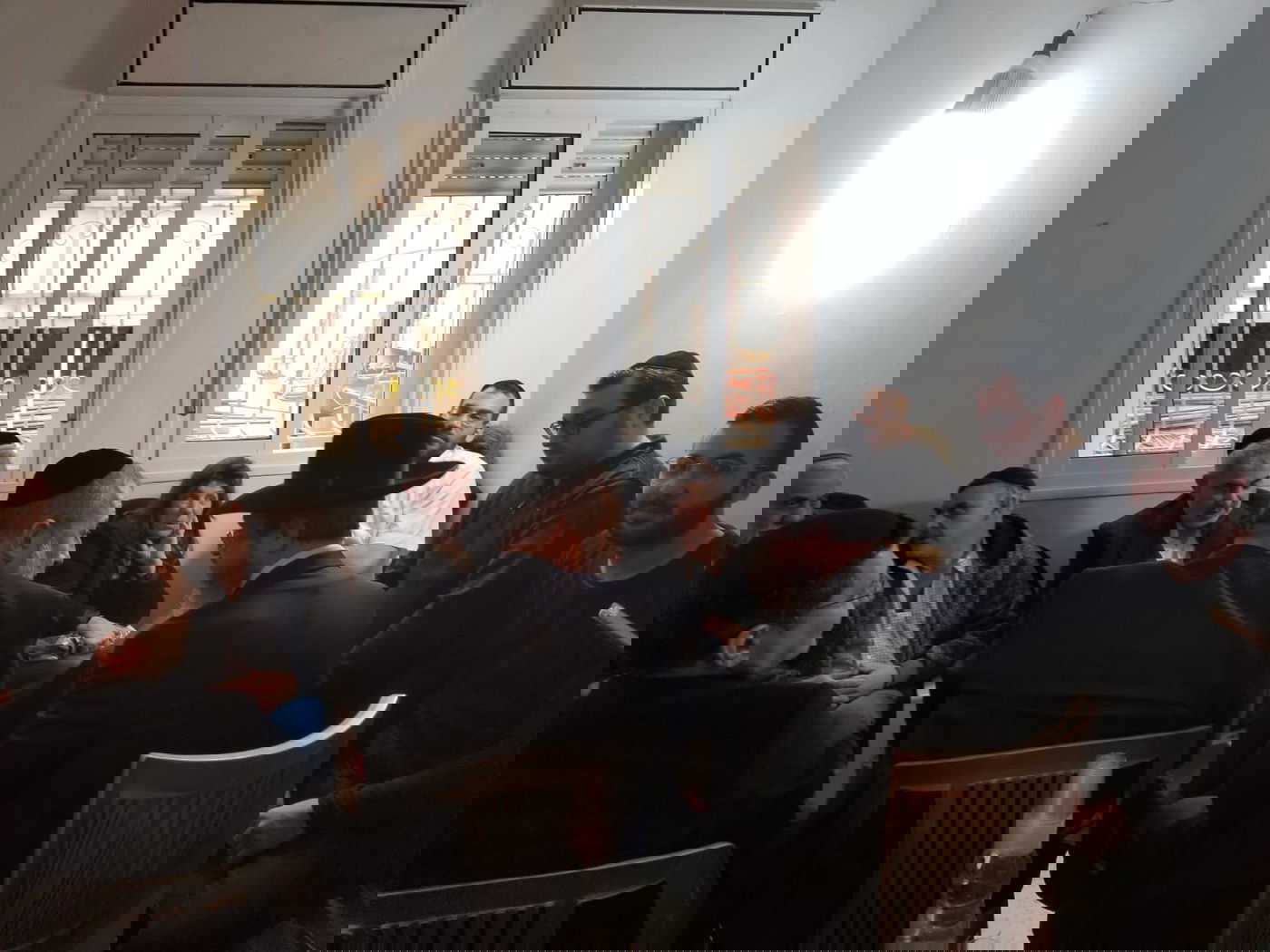 ניחום אבלים אצל הפייטן משה חבושה. צפו