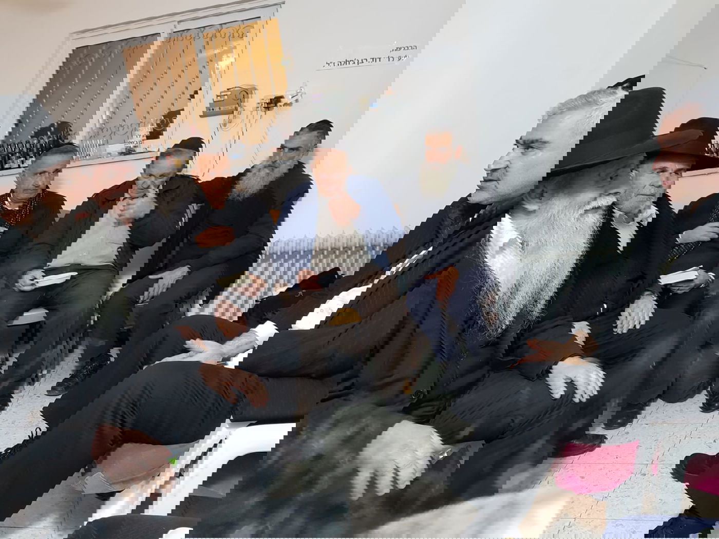 ניחום אבלים אצל הפייטן משה חבושה. צפו