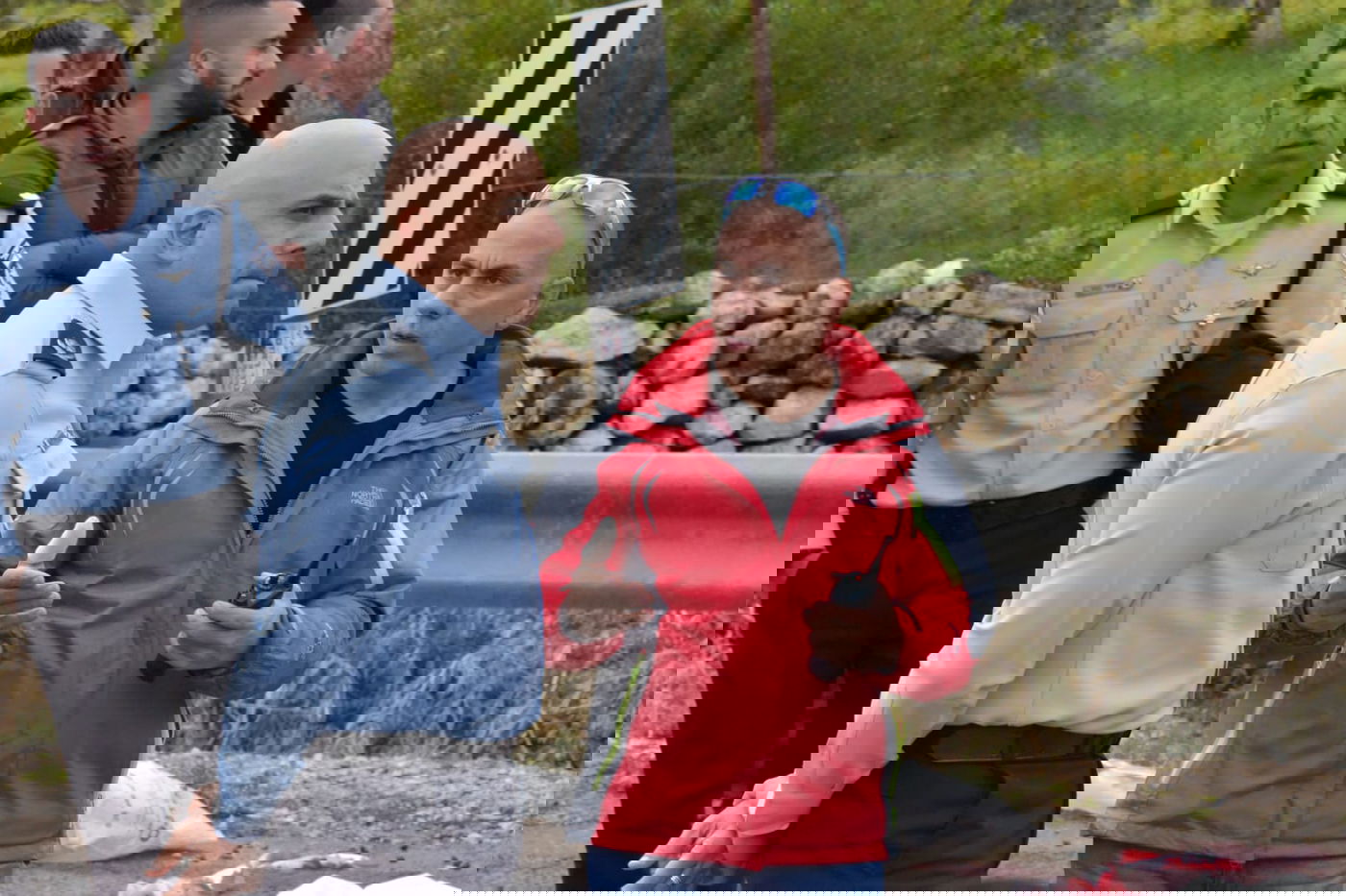 תאונה בנתיב הנגדי - ונהג רכב שעצר לסייע