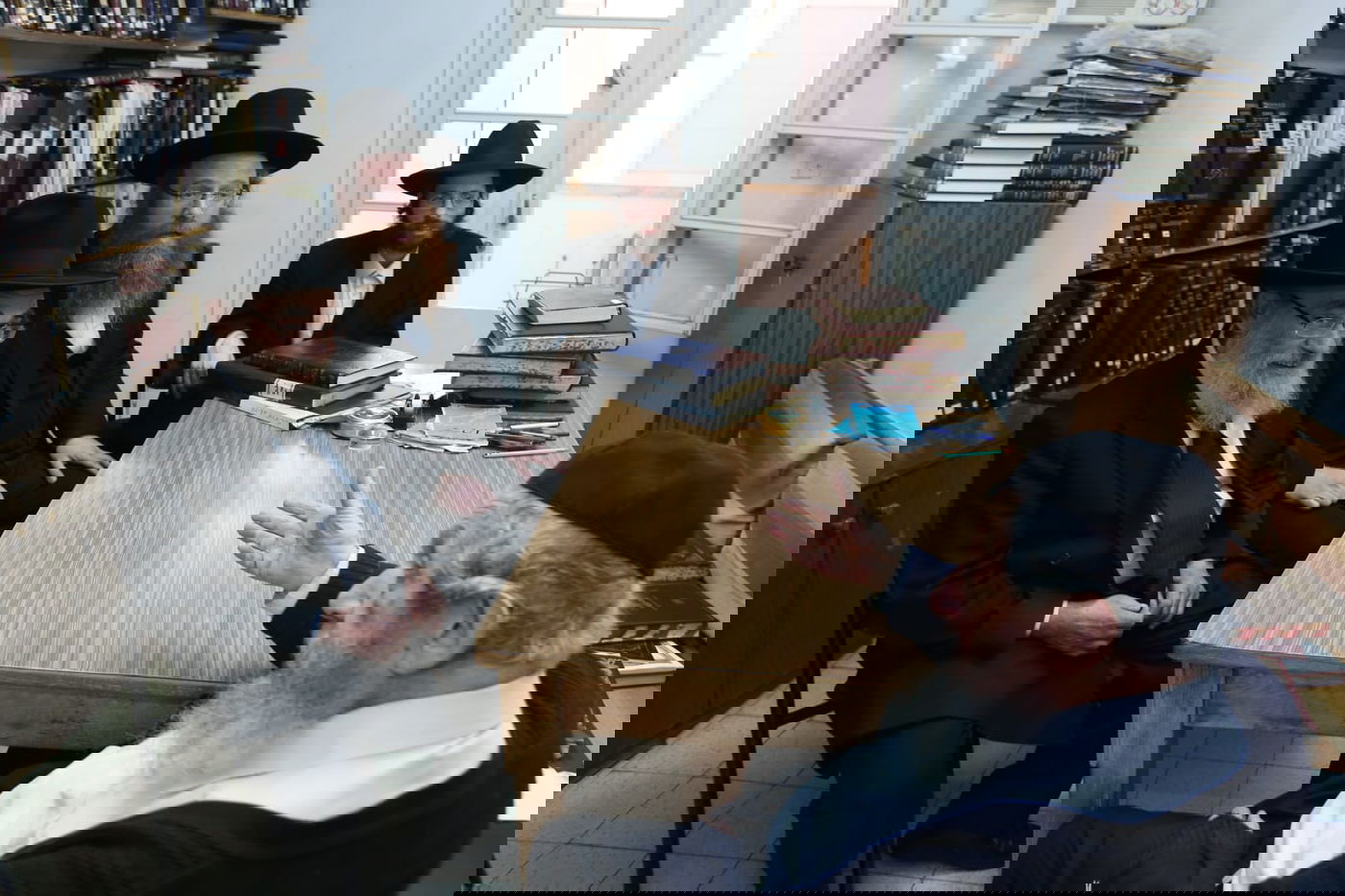 רבנים מאלעד במעונו של הגר"ד לנדו