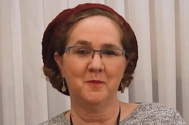 עפרה דה רוס.