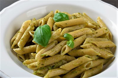 פסטה עם פטריות ברוטב פסטו אגוזי מלך