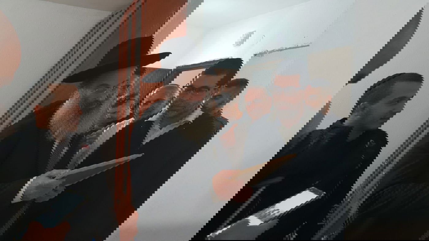 בני ברק: השיטור העירוני עזר למשפחה שביתה נשרף