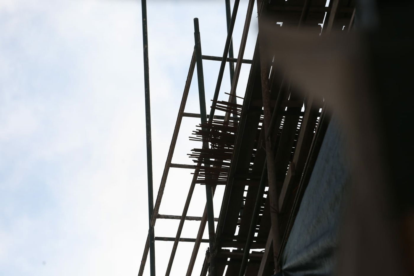 נערה חרדית נפצעה ממוט ברזל שנפל על ראשה