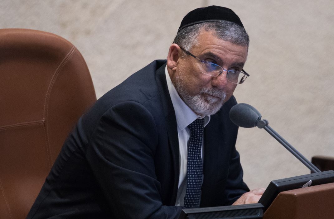 השר לשירותי דת יצחק וקנין