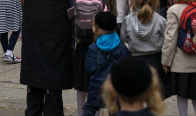 תלמידים חסידיים בלונדון