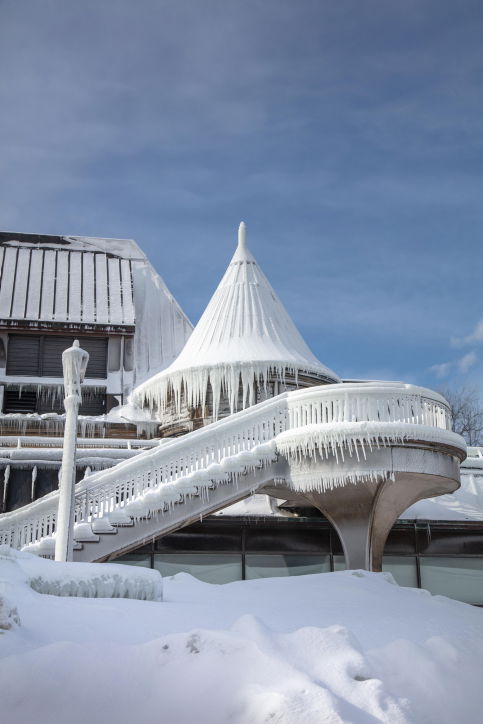 קרח ומים זורמים במפלי הניאגרה • גלריה