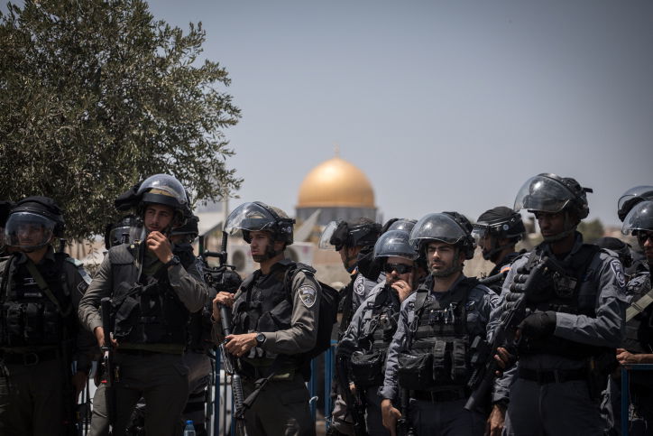 שוטרים בהר הבית, ארכיון