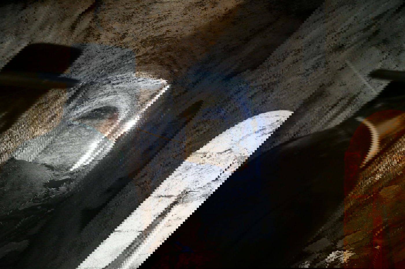 גילוי המערה