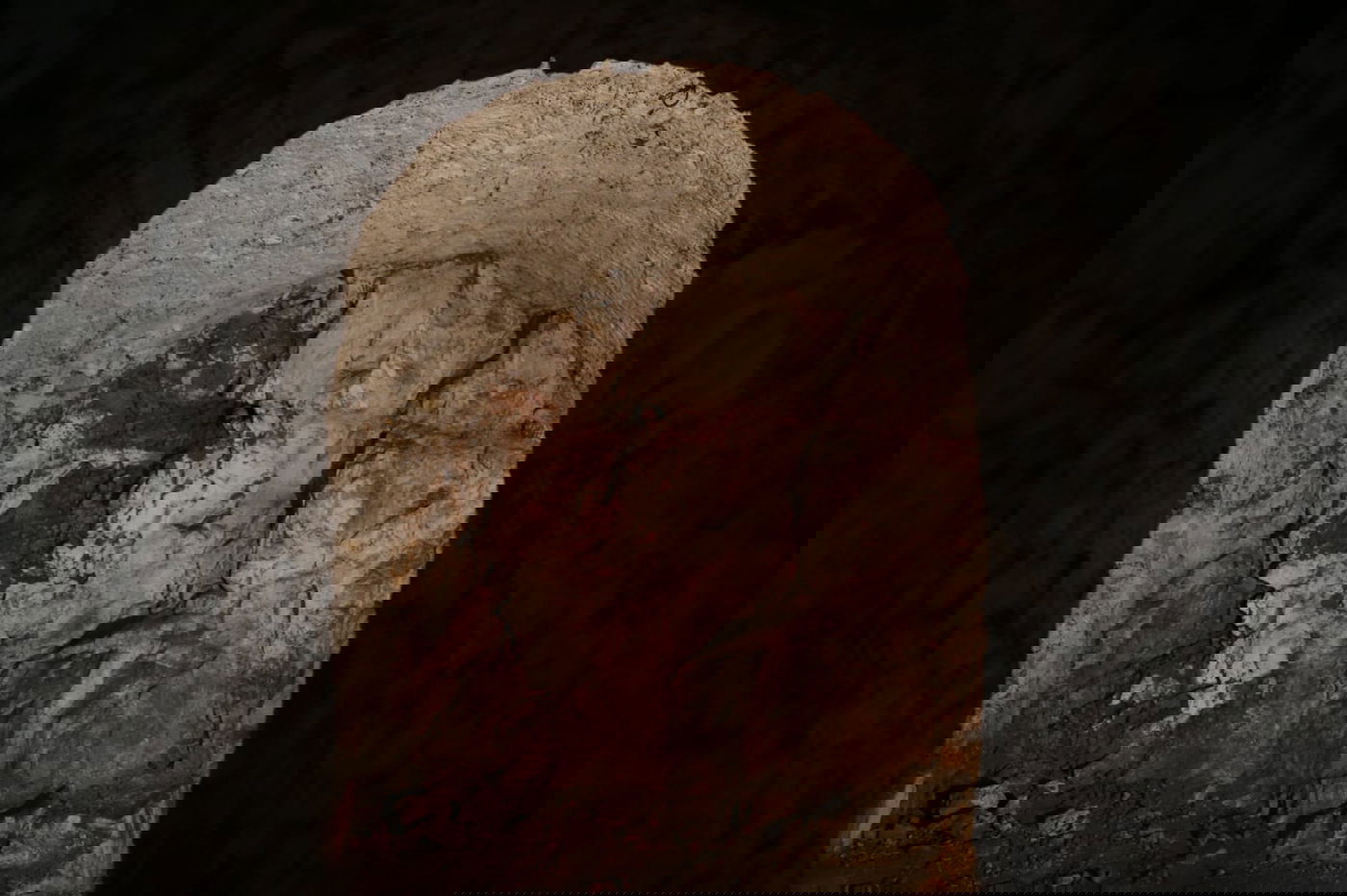 גילוי המערה