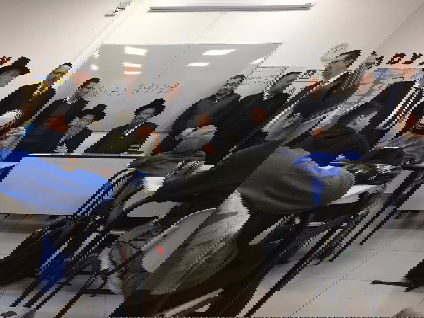 מסע החיזוק של הפוסק, הדיין וה'גבירים' ברחובות