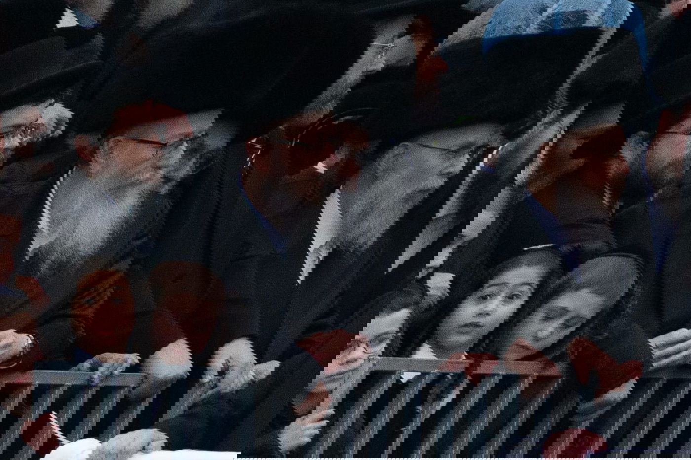 תיעוד: אלפי חסידי גור בחופת נכד האדמו"ר