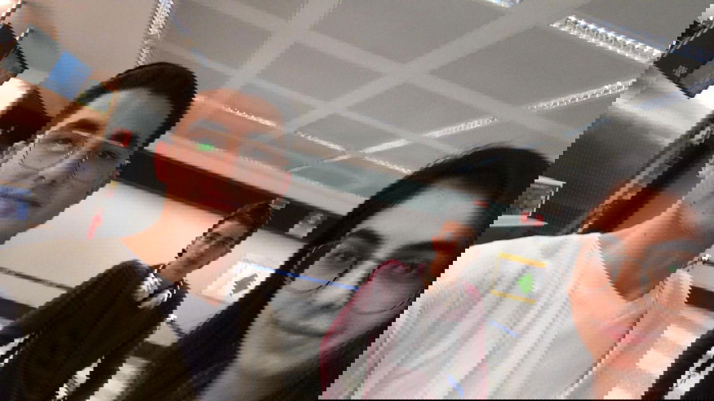 בני המשפחה בשדה התעופה