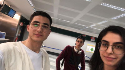 בני המשפחה בשדה התעופה