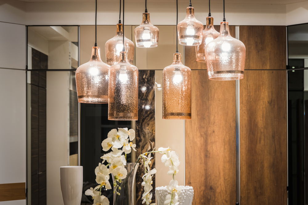 אור בעיניים: כיצד להאיר כל חלל חשוך בבית, בקלות