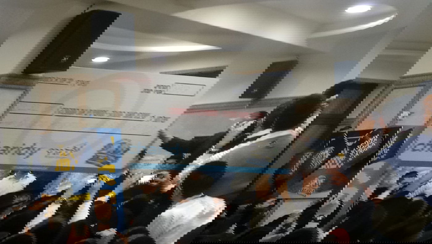 "וכשזה הסתיים, פתח רה"י ב'נשמת' מרגש"