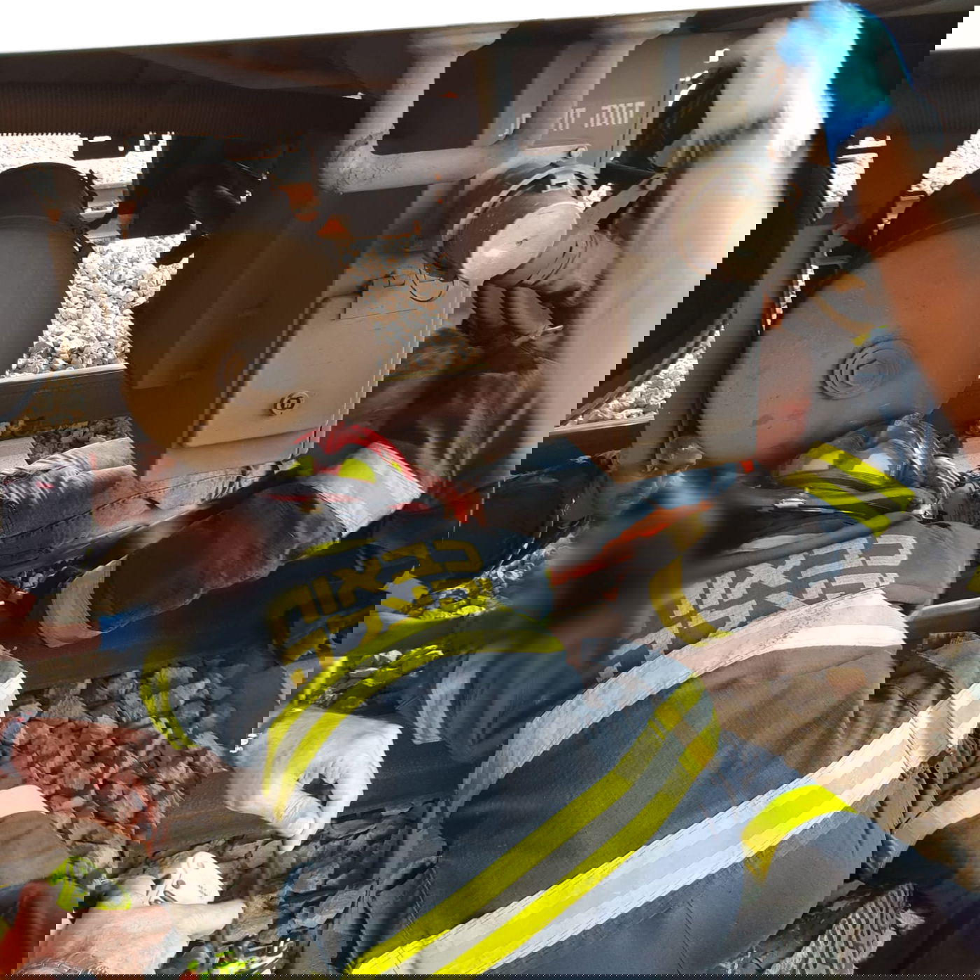 הולכת רגל נפגעה אנושות על פסי הרכבת